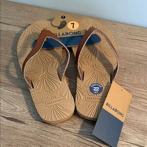 Billabong Beige Sandals w/Leather straps, NWT